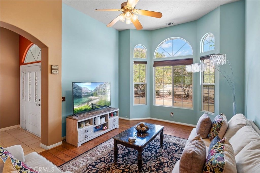 Image 9 of property listing at 17112 Century Plant, Apple Valley, CA 92307
