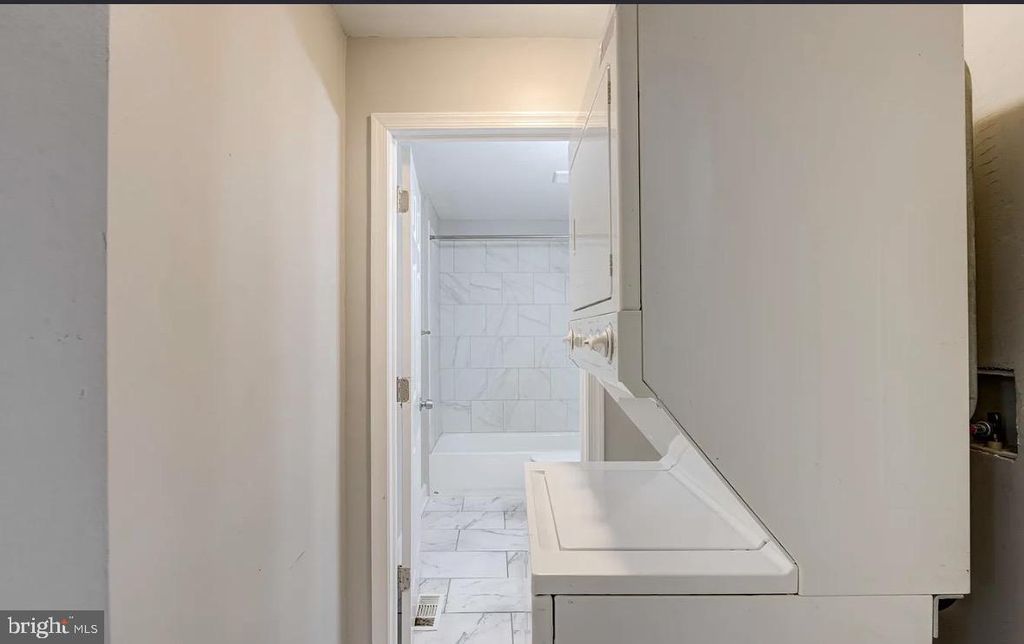 Image 17 of property listing at 712 WINSTON AVE, Baltimore, MD 21212
