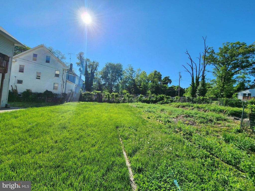 Image 6 of property listing at 712 WINSTON AVE, Baltimore, MD 21212