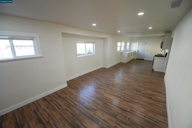 1360 99th ave, Oakland, CA 94603