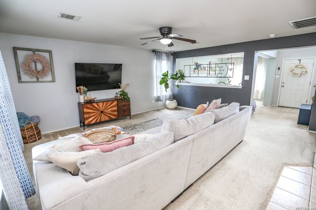 100 STEER LN, Cibolo, TX 78108