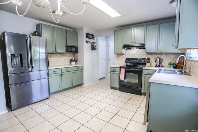 100 STEER LN, Cibolo, TX 78108