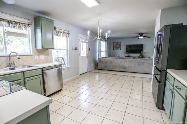 100 STEER LN, Cibolo, TX 78108