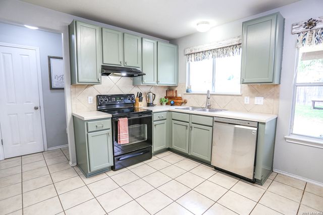 100 STEER LN, Cibolo, TX 78108