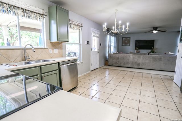 100 STEER LN, Cibolo, TX 78108