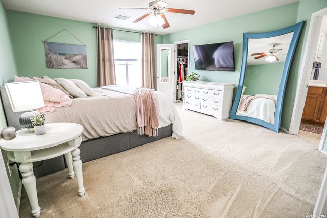 100 STEER LN, Cibolo, TX 78108