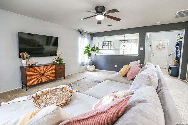 100 STEER LN, Cibolo, TX 78108