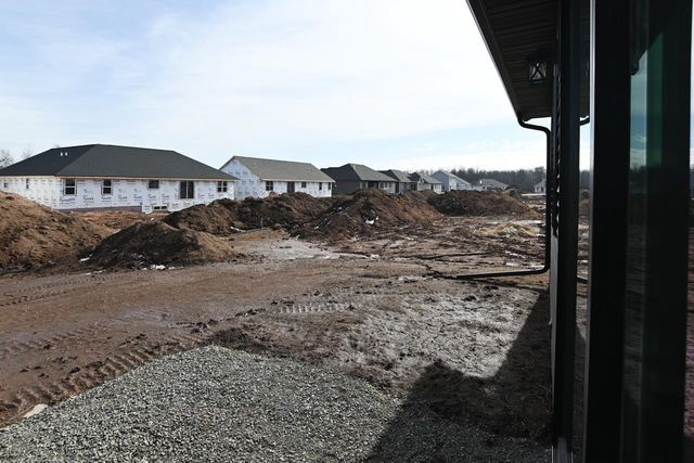 1450 DIVINITY DRIVE, De Pere, WI 54115