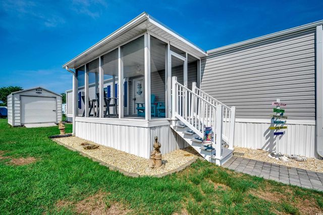 1527 Gardenia Ave., North Myrtle Beach, SC 29582