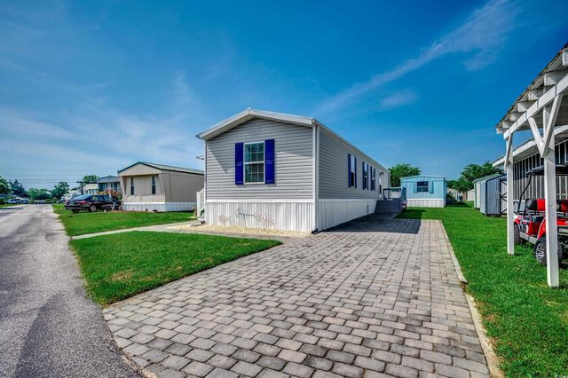 1527 Gardenia Ave., North Myrtle Beach, SC 29582