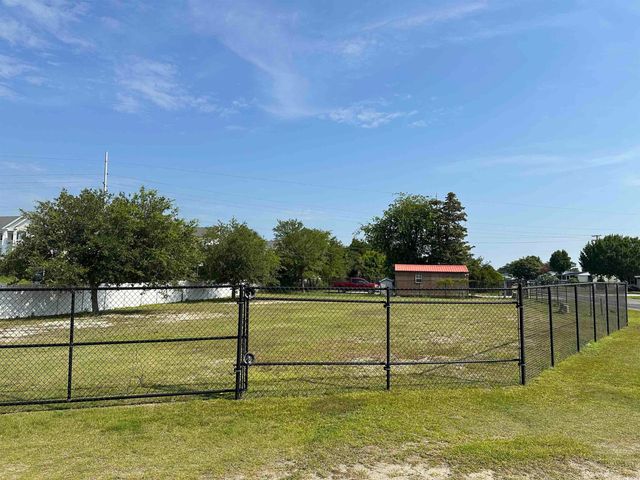 1527 Gardenia Ave., North Myrtle Beach, SC 29582