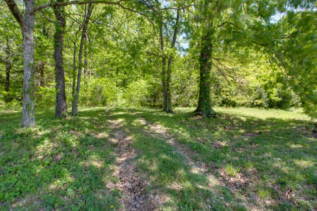1830 Popes Chapel Rd, Thompsons Station, TN 37179