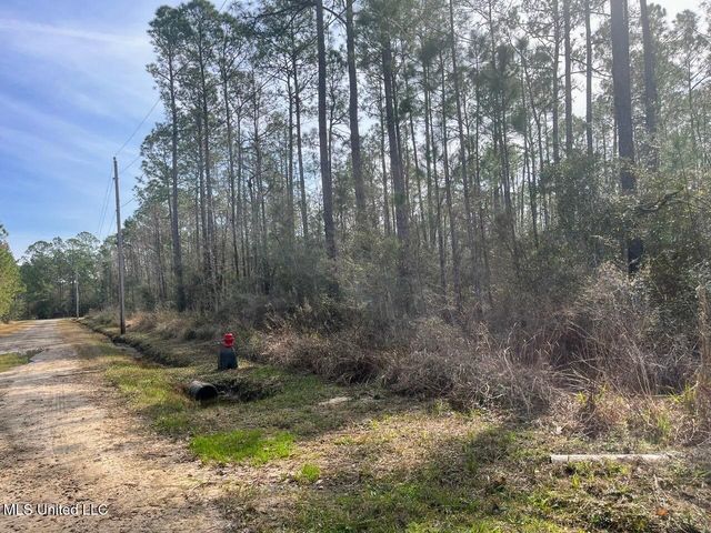 5039 Fig Drive, Waveland, MS 39576