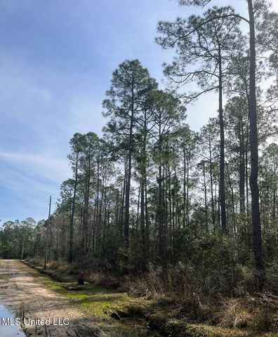 5039 Fig Drive, Waveland, MS 39576