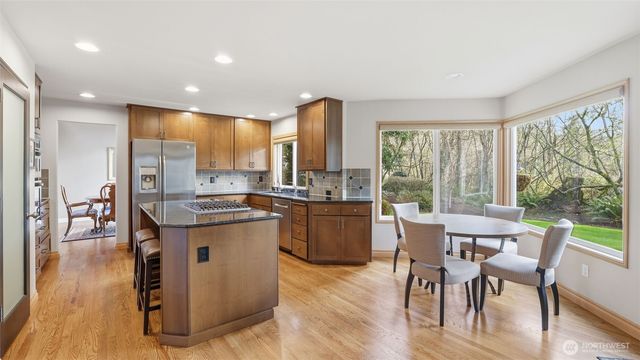 25919 SE 40th Court, Sammamish, WA 98029