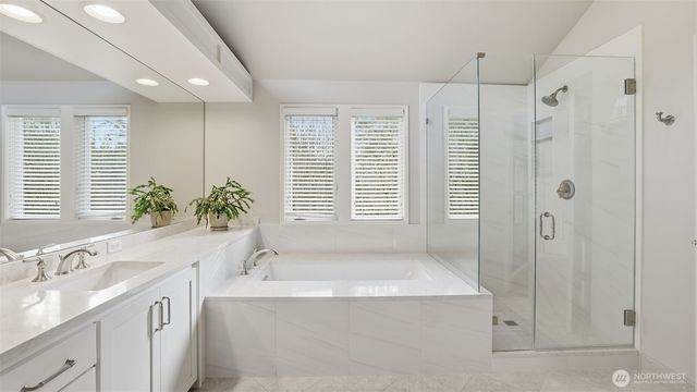 25919 SE 40th Court, Sammamish, WA 98029