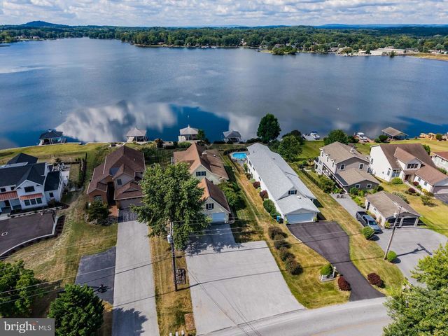 46 LAKE MEADE DR, East Berlin, PA 17316