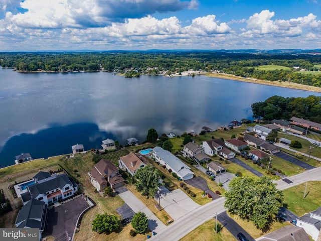 46 LAKE MEADE DR, East Berlin, PA 17316