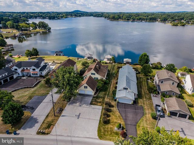 46 LAKE MEADE DR, East Berlin, PA 17316