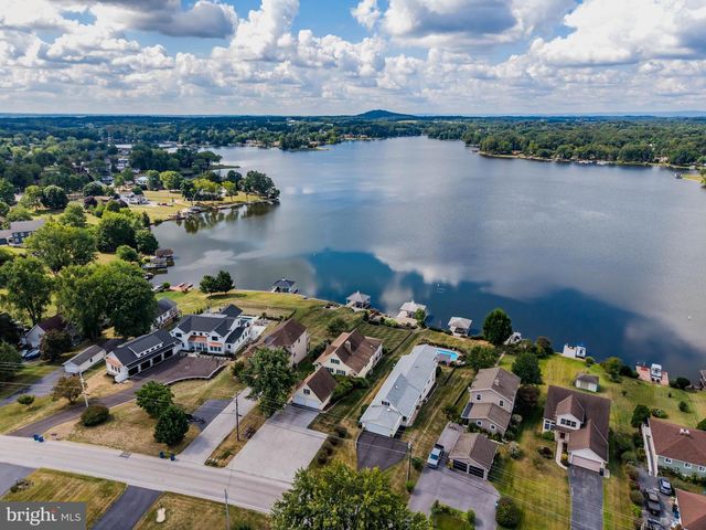 46 LAKE MEADE DR, East Berlin, PA 17316