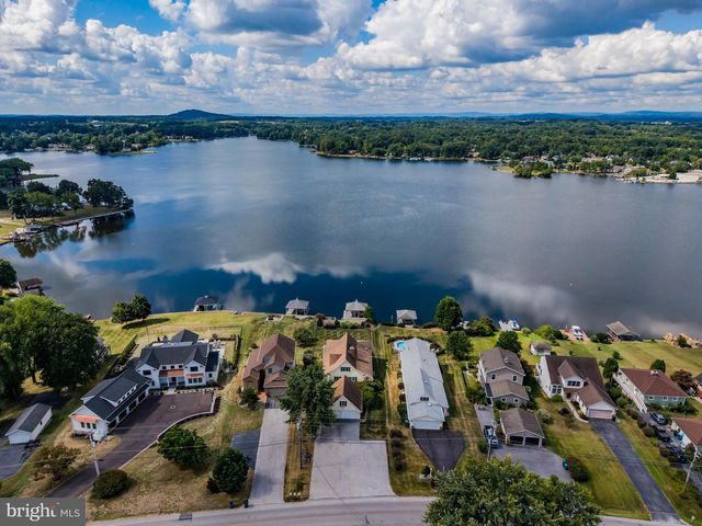 46 LAKE MEADE DR, East Berlin, PA 17316
