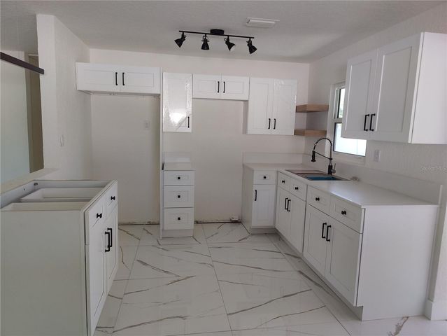 7498 ORPINE DRIVE N, St Petersburg, FL 33702