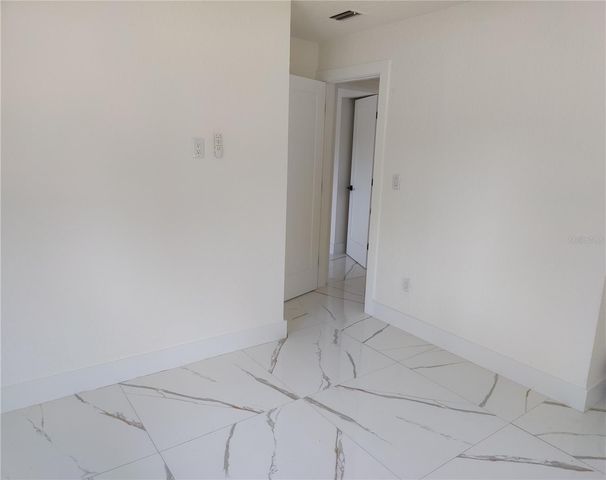 7498 ORPINE DRIVE N, St Petersburg, FL 33702