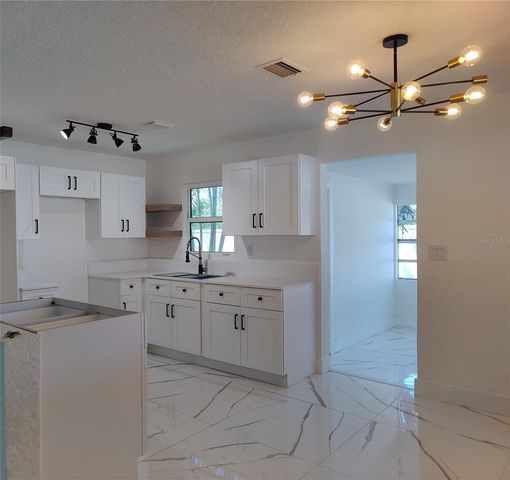 7498 ORPINE DRIVE N, St Petersburg, FL 33702