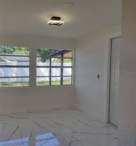 7498 ORPINE DRIVE N, St Petersburg, FL 33702