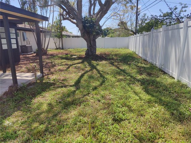 7498 ORPINE DRIVE N, St Petersburg, FL 33702