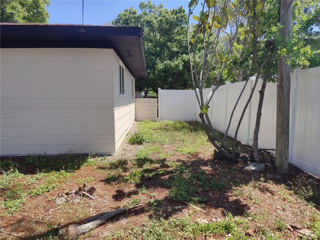 7498 ORPINE DRIVE N, St Petersburg, FL 33702