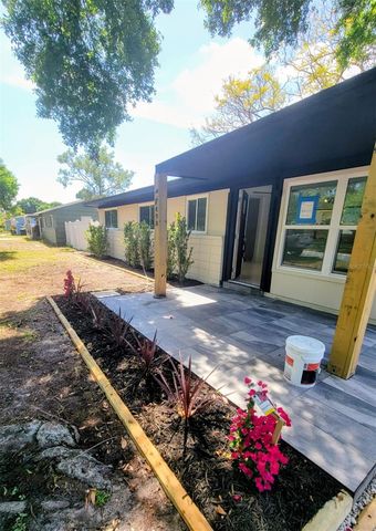 7498 ORPINE DRIVE N, St Petersburg, FL 33702