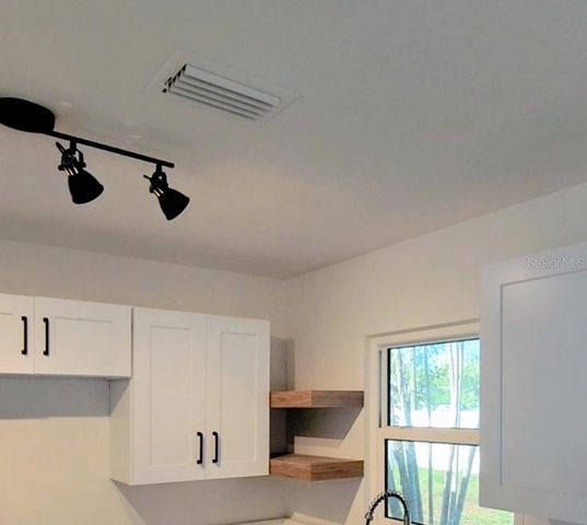 7498 ORPINE DRIVE N, St Petersburg, FL 33702