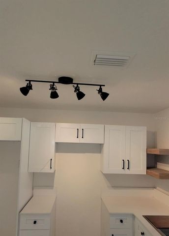 7498 ORPINE DRIVE N, St Petersburg, FL 33702