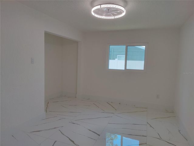 7498 ORPINE DRIVE N, St Petersburg, FL 33702