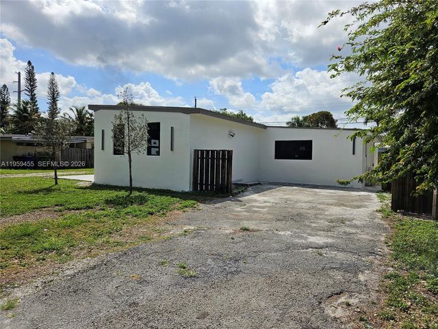 3110 SW 15th Ct, Fort Lauderdale, FL 33312