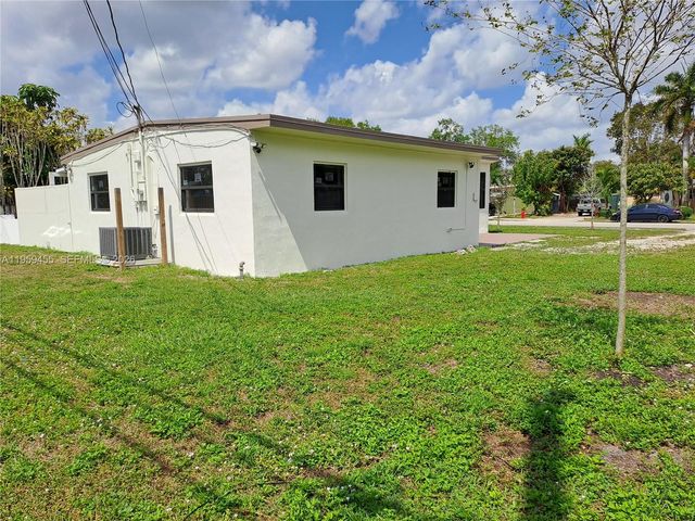 3110 SW 15th Ct, Fort Lauderdale, FL 33312