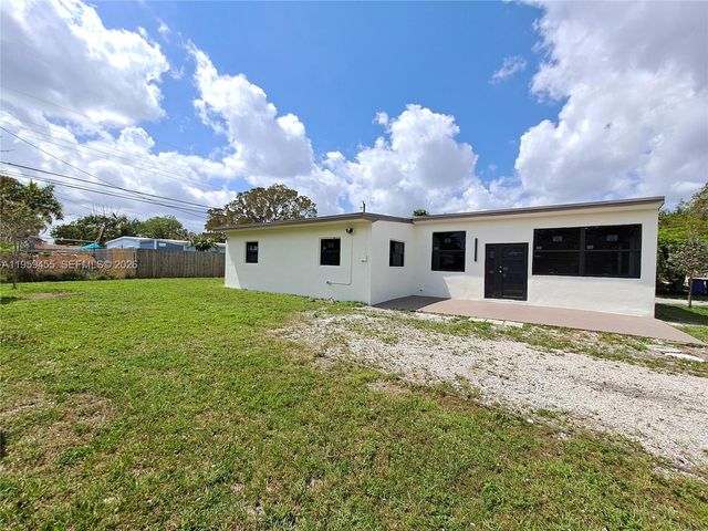 3110 SW 15th Ct, Fort Lauderdale, FL 33312