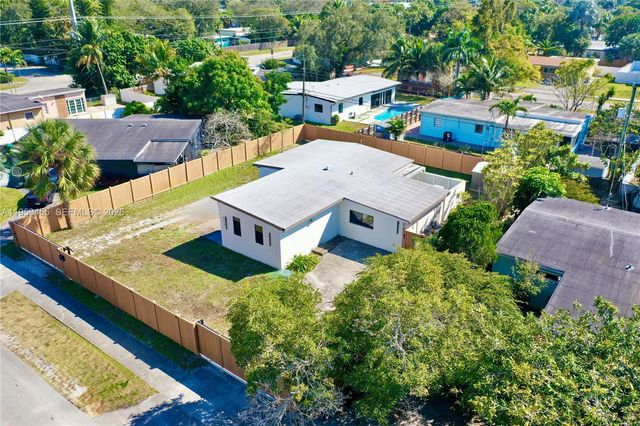 3110 SW 15th Ct, Fort Lauderdale, FL 33312