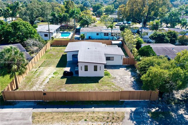 3110 SW 15th Ct, Fort Lauderdale, FL 33312