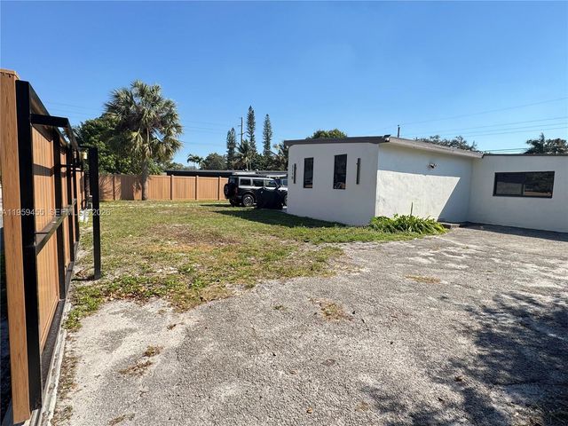 3110 SW 15th Ct, Fort Lauderdale, FL 33312