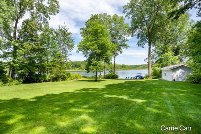8170 Freska Lake Drive Ne, Plainfield Twp, MI 49321