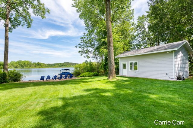 8170 Freska Lake Drive Ne, Plainfield Twp, MI 49321