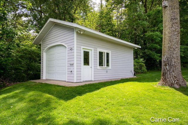 8170 Freska Lake Drive Ne, Plainfield Twp, MI 49321