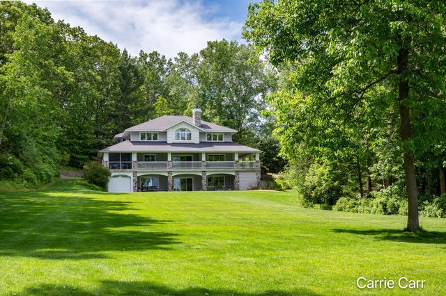 8170 Freska Lake Drive Ne, Plainfield Twp, MI 49321