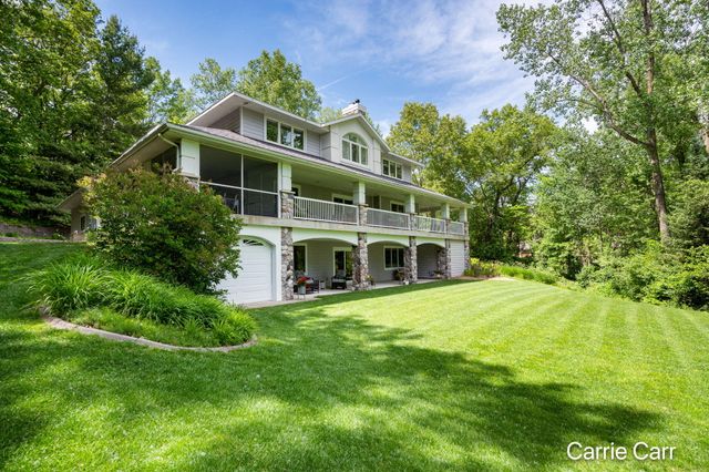 8170 Freska Lake Drive Ne, Plainfield Twp, MI 49321