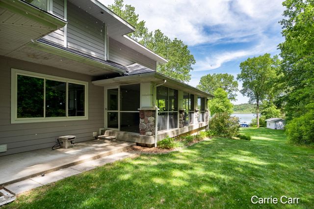 8170 Freska Lake Drive Ne, Plainfield Twp, MI 49321