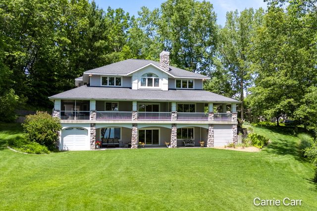 8170 Freska Lake Drive Ne, Plainfield Twp, MI 49321