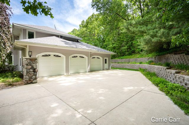 8170 Freska Lake Drive Ne, Plainfield Twp, MI 49321