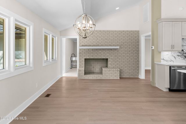 1000 Pine Street, Lake Waccamaw, NC 28450